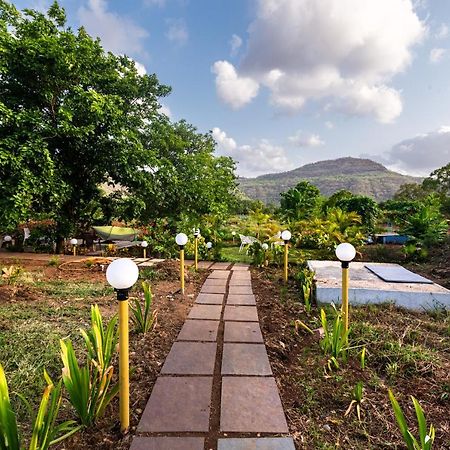 Saffronstays Vyom Farms คาร์จัต ภายนอก รูปภาพ
