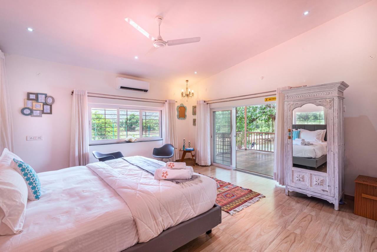 Saffronstays Vyom Farms คาร์จัต ภายนอก รูปภาพ