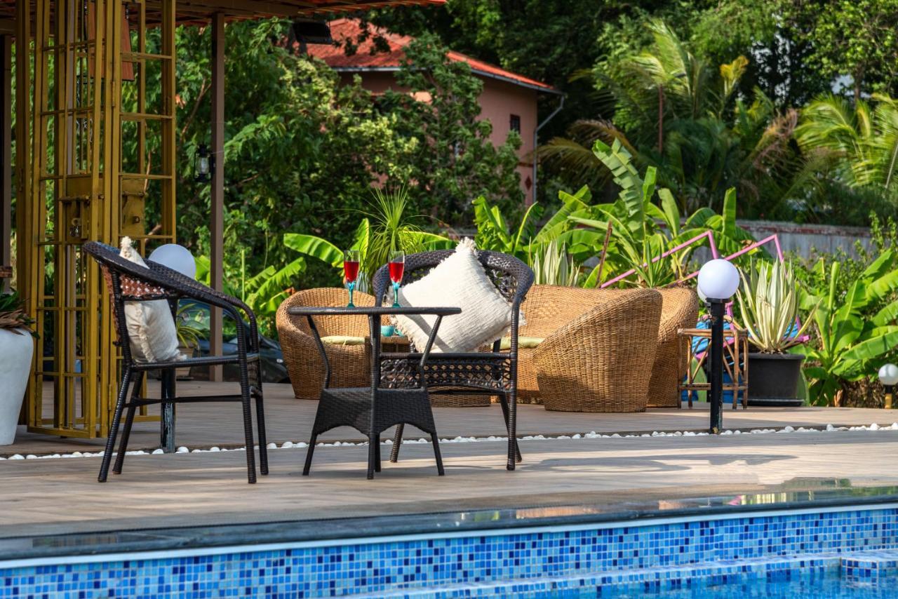 Saffronstays Vyom Farms คาร์จัต ภายนอก รูปภาพ